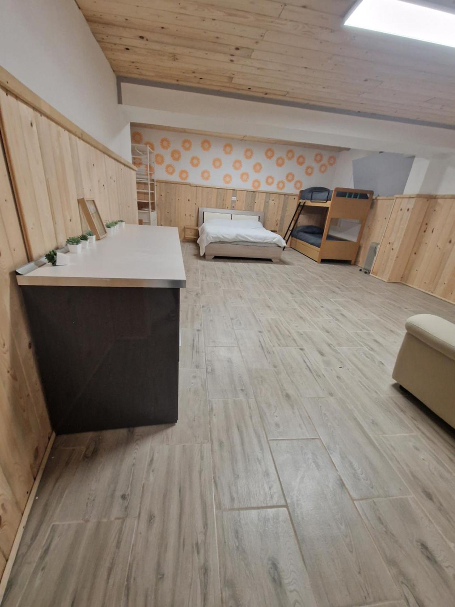 Underground Home Vicino Metropolitana Comasina Cormano Ngoại thất bức ảnh