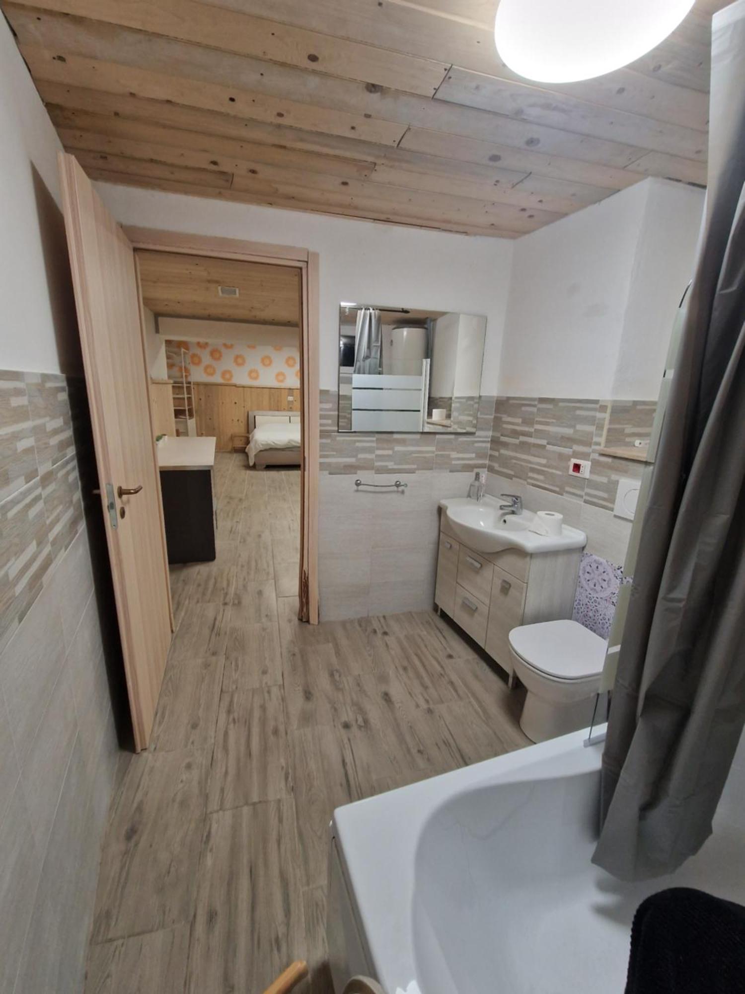Underground Home Vicino Metropolitana Comasina Cormano Ngoại thất bức ảnh