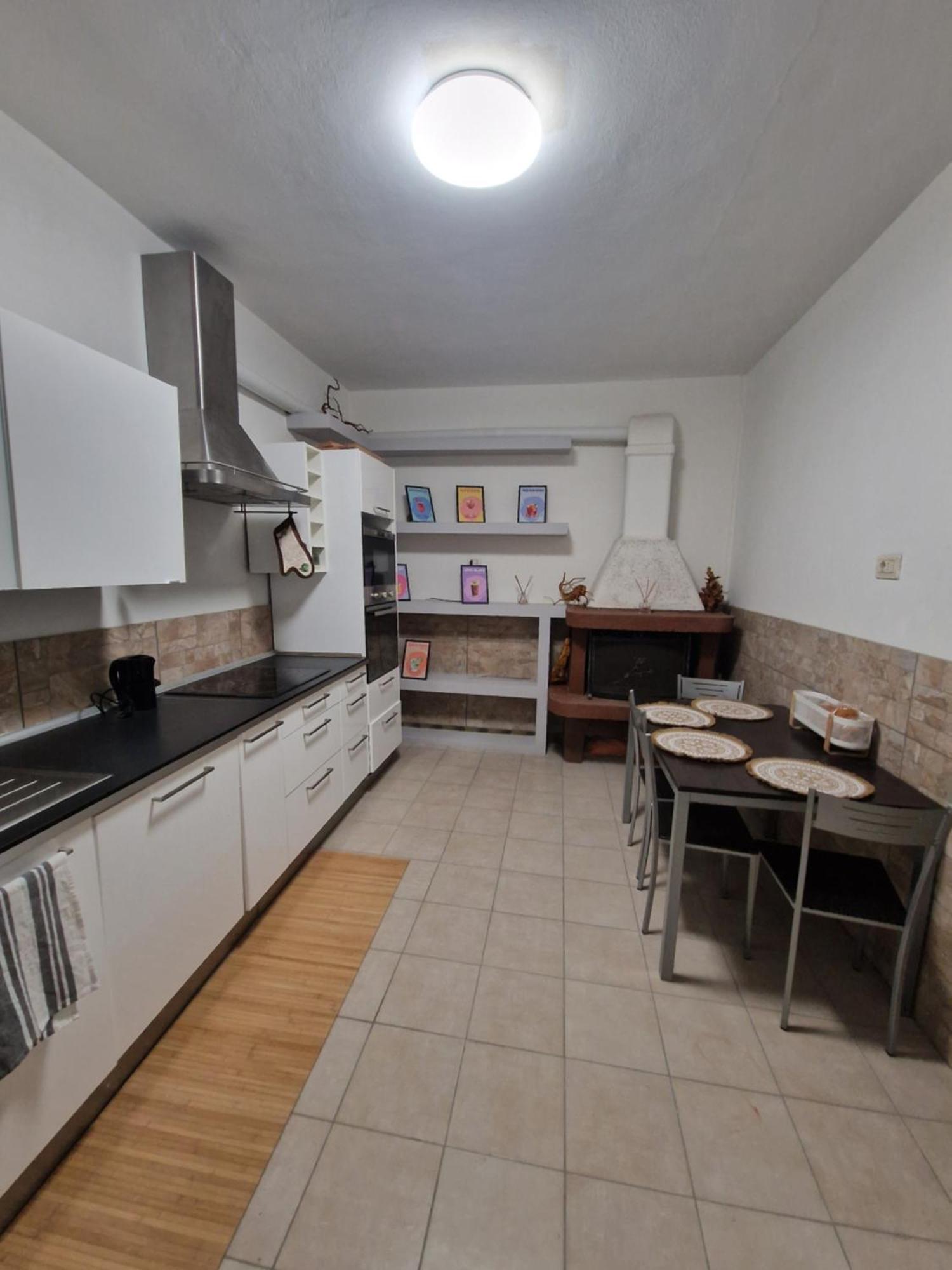 Underground Home Vicino Metropolitana Comasina Cormano Ngoại thất bức ảnh