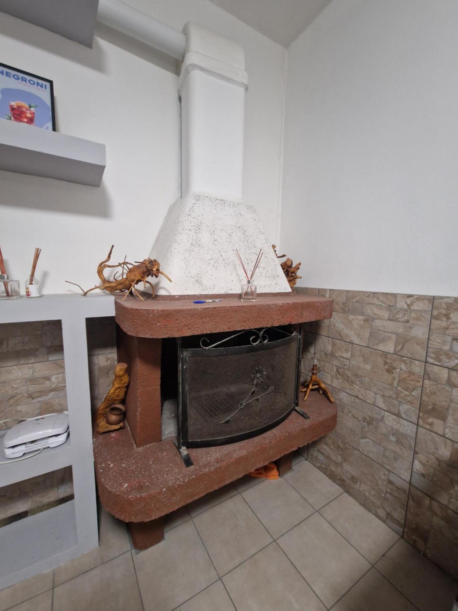 Underground Home Vicino Metropolitana Comasina Cormano Ngoại thất bức ảnh