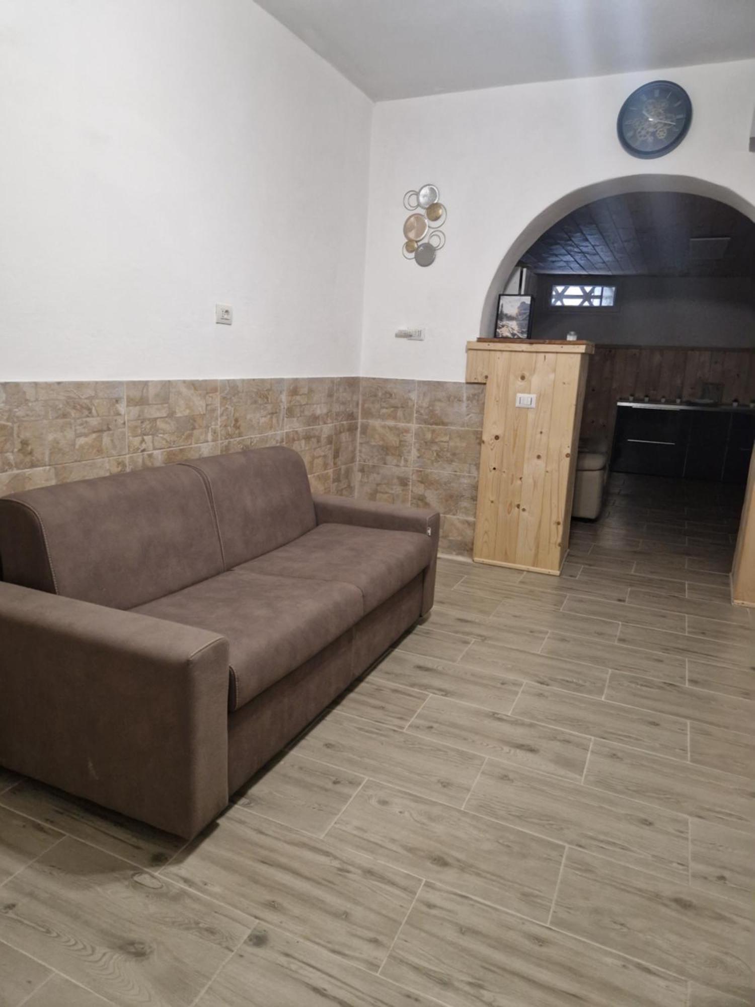Underground Home Vicino Metropolitana Comasina Cormano Ngoại thất bức ảnh
