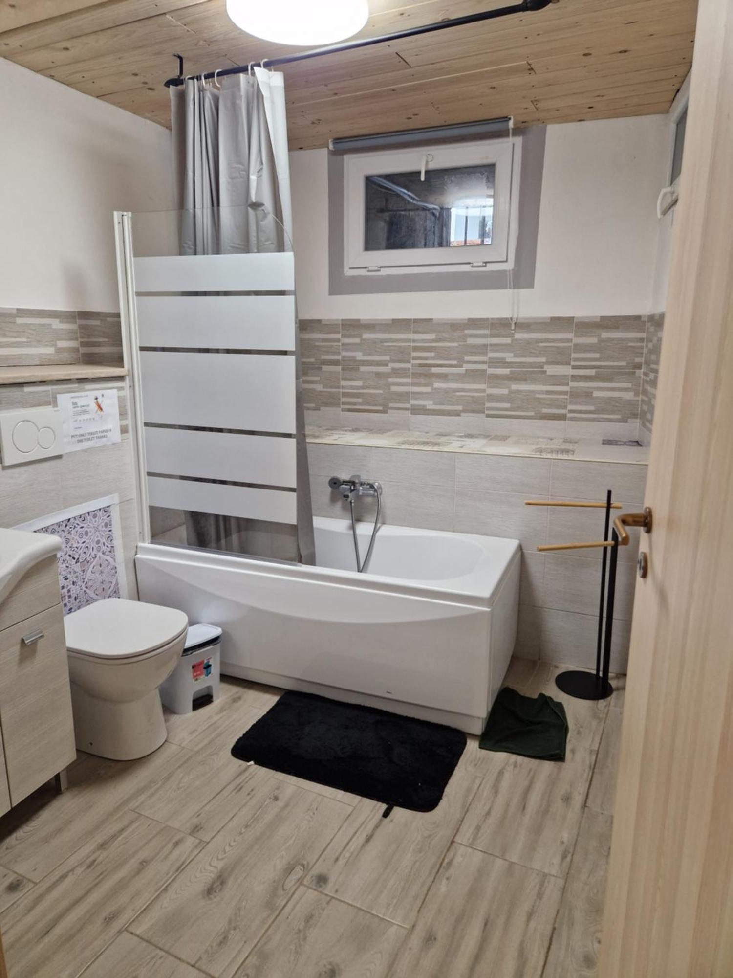Underground Home Vicino Metropolitana Comasina Cormano Ngoại thất bức ảnh